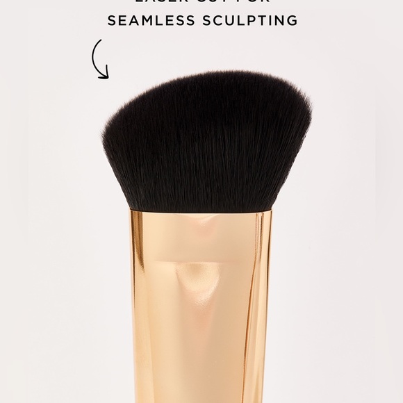 Tarte sculpt tape brush for contour - Picture 2 of 3
